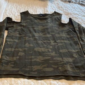 Sanctuary Olive Green Camo Cold-Shoulder Long Sleeve Top